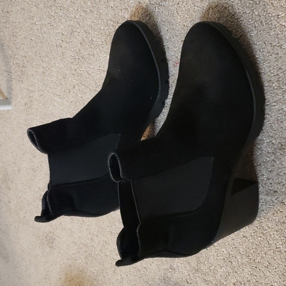 Topshop women's black round toe suede ankle booties 3" heel kinda chunky - Picture 4 of 9